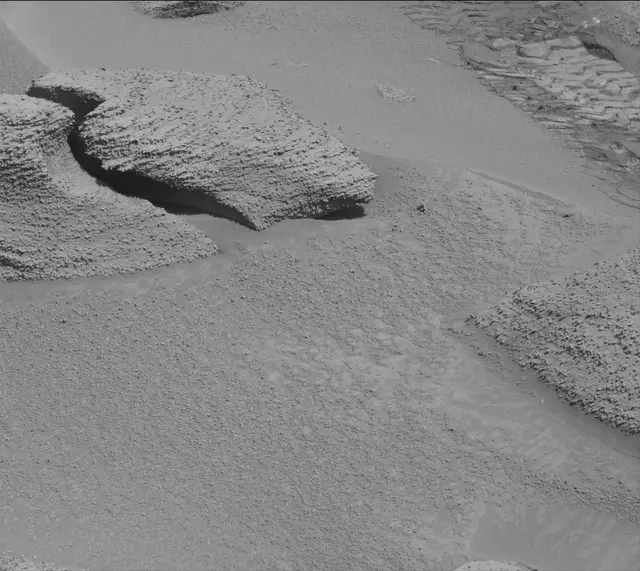 Sol 3859: Mast Camera (Mastcam)