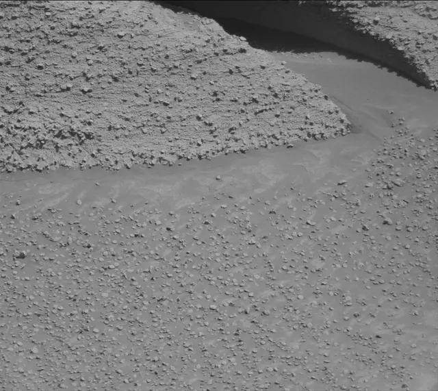 Sol 3859: Mast Camera (Mastcam)