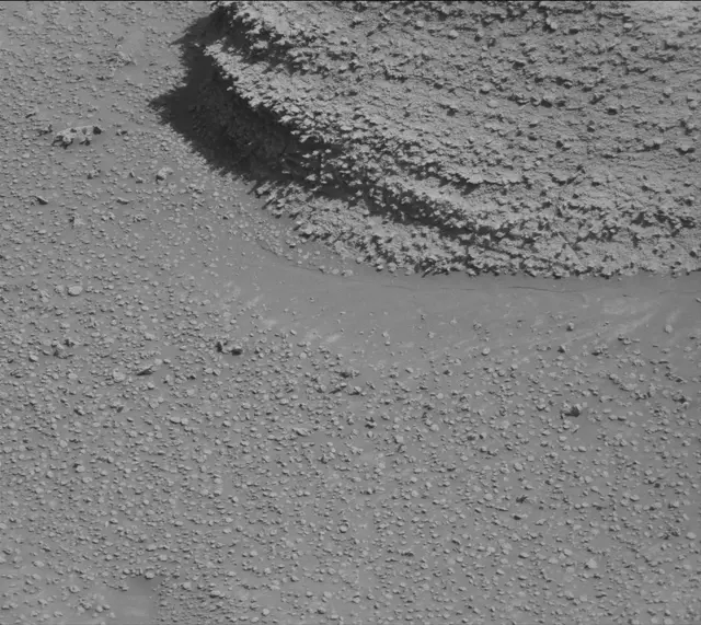 Sol 3859: Mast Camera (Mastcam)