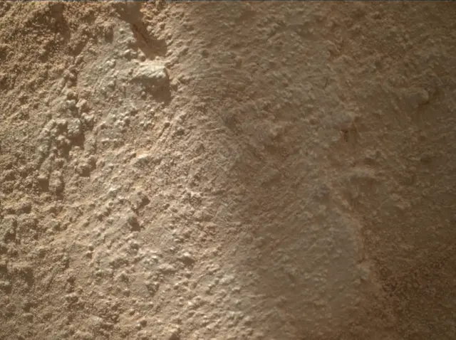 Sol 3859: Mars Hand Lens Imager (MAHLI)