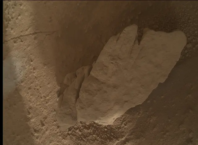 Sol 3859: Mars Hand Lens Imager (MAHLI)