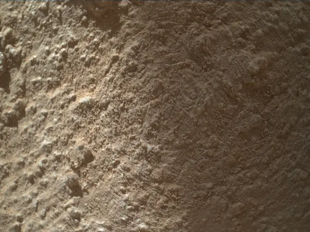 Sol 3859: Mars Hand Lens Imager (MAHLI)