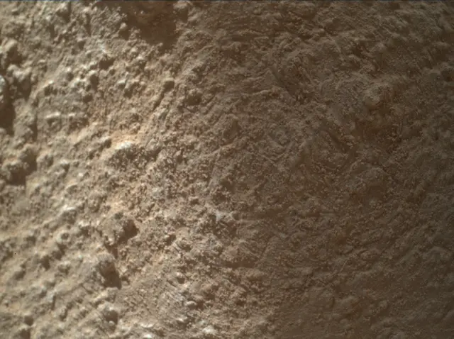 Sol 3859: Mars Hand Lens Imager (MAHLI)