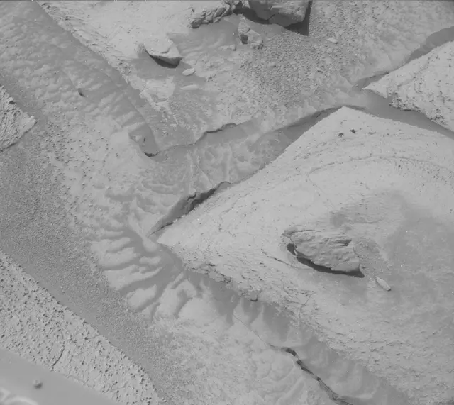 Sol 3860: Mast Camera (Mastcam)