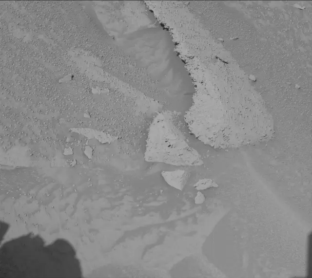 Sol 3860: Mast Camera (Mastcam)