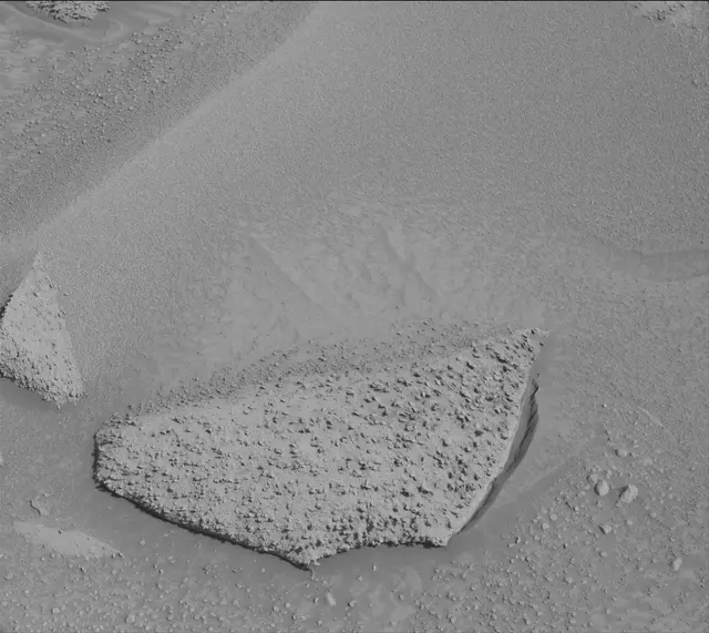 Sol 3860: Mast Camera (Mastcam)