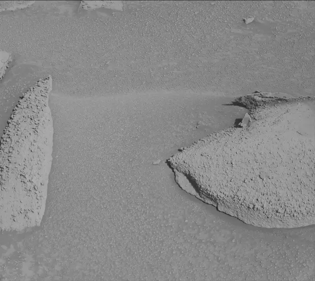 Sol 3860: Mast Camera (Mastcam)