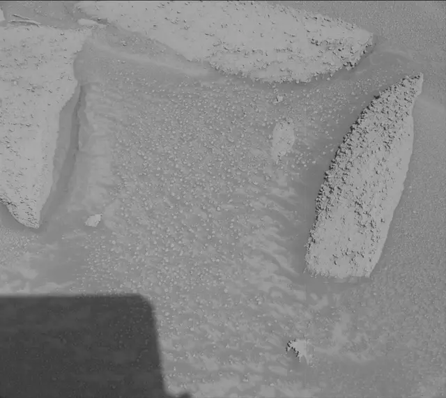 Sol 3860: Mast Camera (Mastcam)