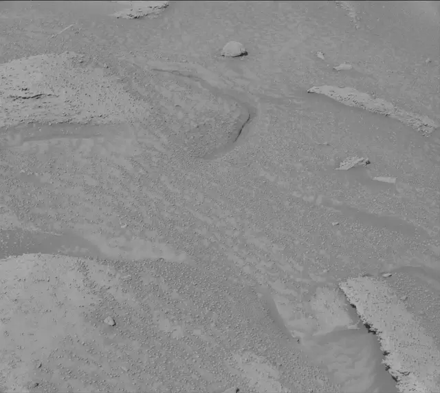 Sol 3860: Mast Camera (Mastcam)