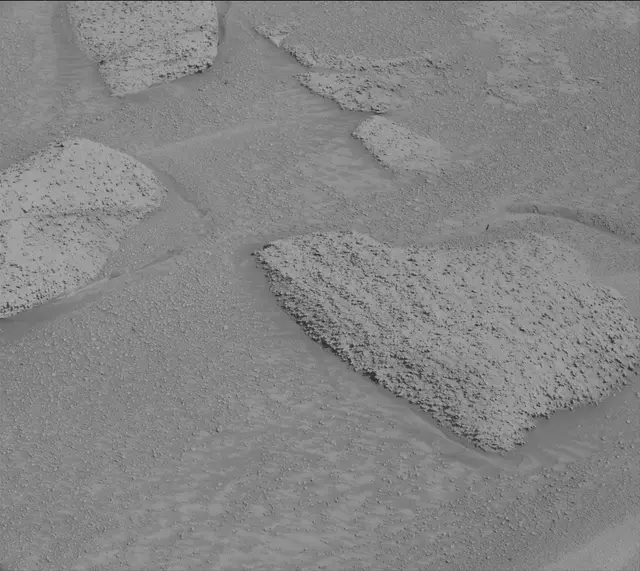 Sol 3860: Mast Camera (Mastcam)