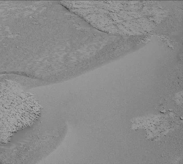 Sol 3860: Mast Camera (Mastcam)