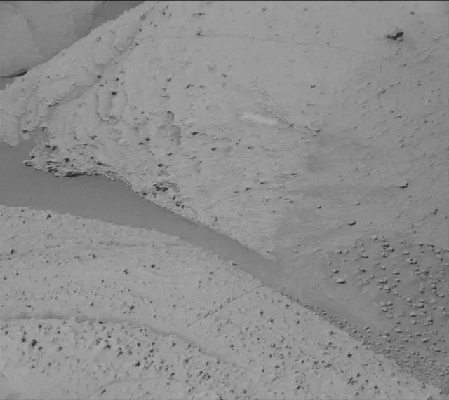 Sol 3860: Mast Camera (Mastcam)