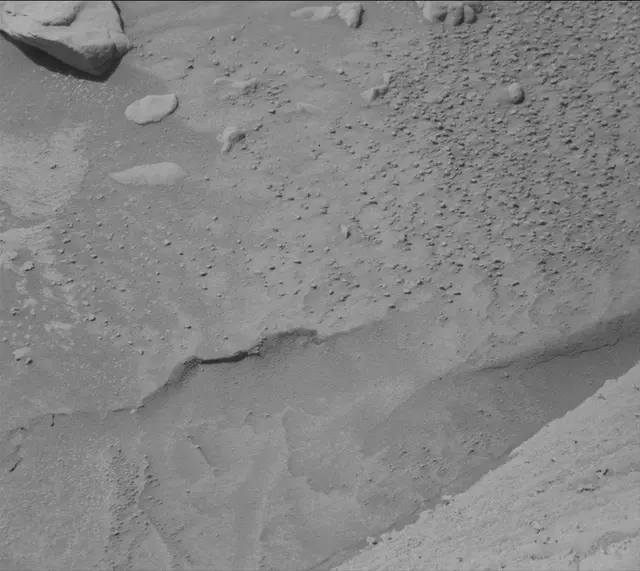 Sol 3860: Mast Camera (Mastcam)
