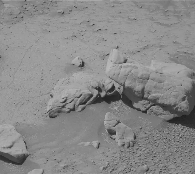 Sol 3860: Mast Camera (Mastcam)