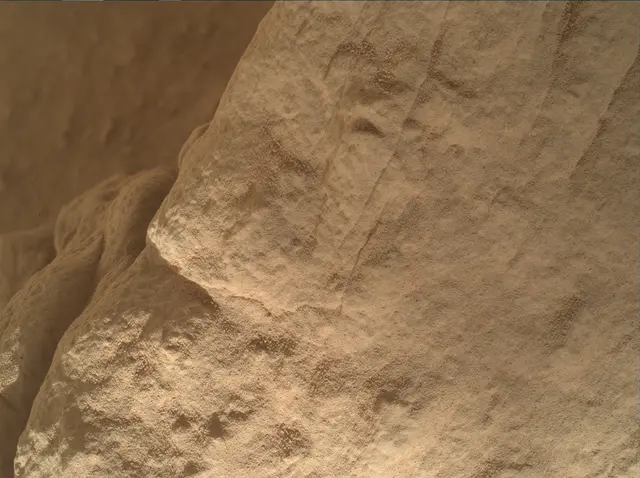Sol 3860: Mars Hand Lens Imager (MAHLI)