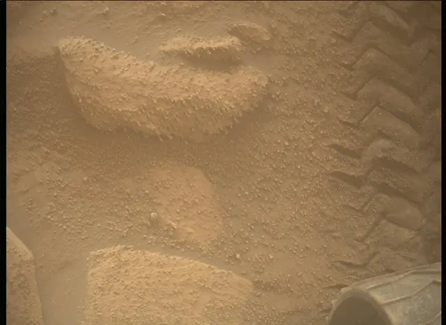 Sol 3860: Mars Descent Imager (MARDI)