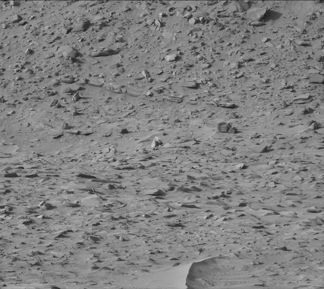 Sol 3861: Mast Camera (Mastcam)