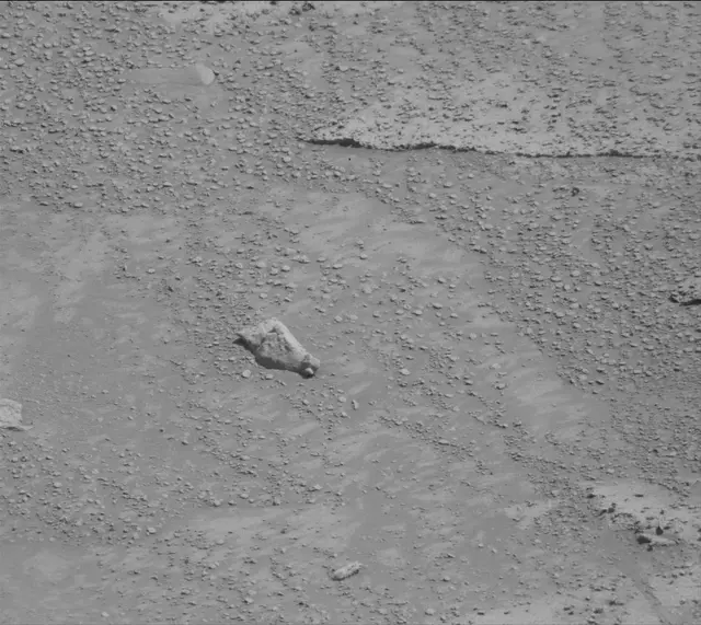 Sol 3861: Mast Camera (Mastcam)