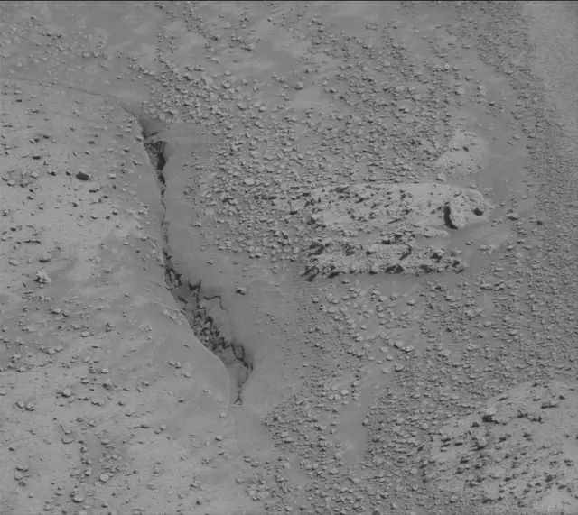 Sol 3861: Mast Camera (Mastcam)