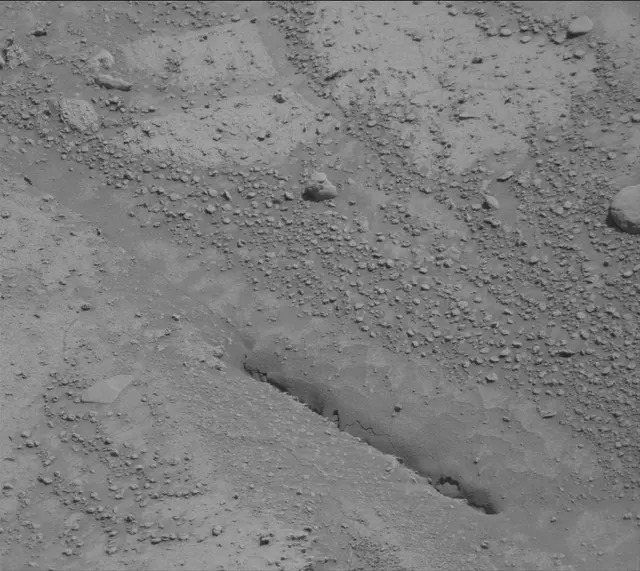 Sol 3861: Mast Camera (Mastcam)