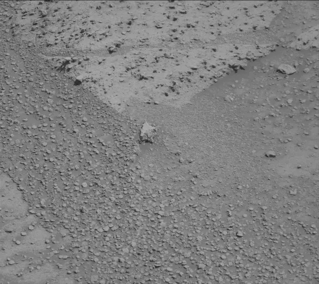 Sol 3861: Mast Camera (Mastcam)
