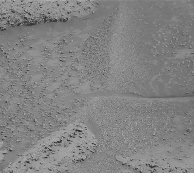 Sol 3861: Mast Camera (Mastcam)