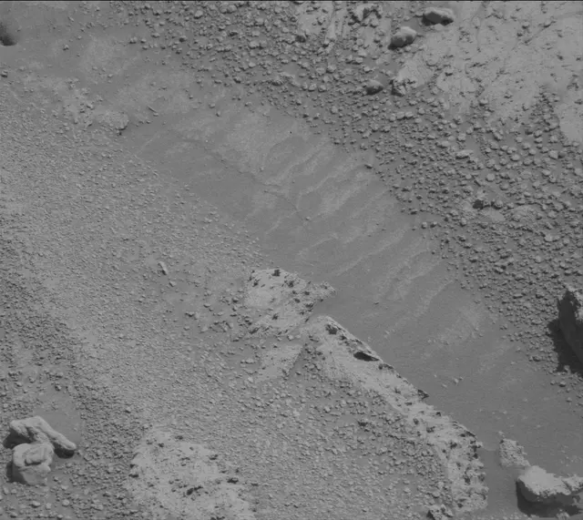 Sol 3861: Mast Camera (Mastcam)