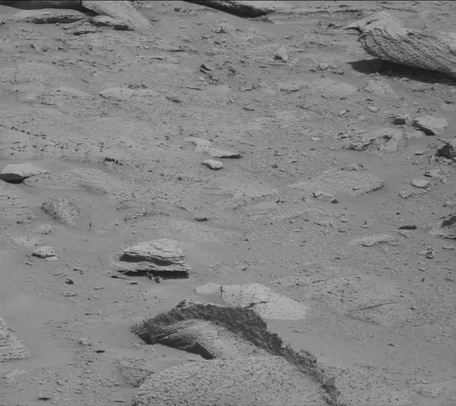 Sol 3861: Mast Camera (Mastcam)