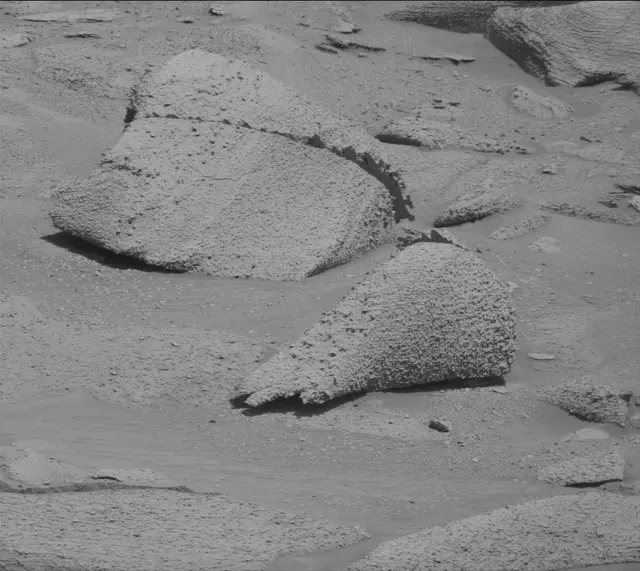 Sol 3861: Mast Camera (Mastcam)