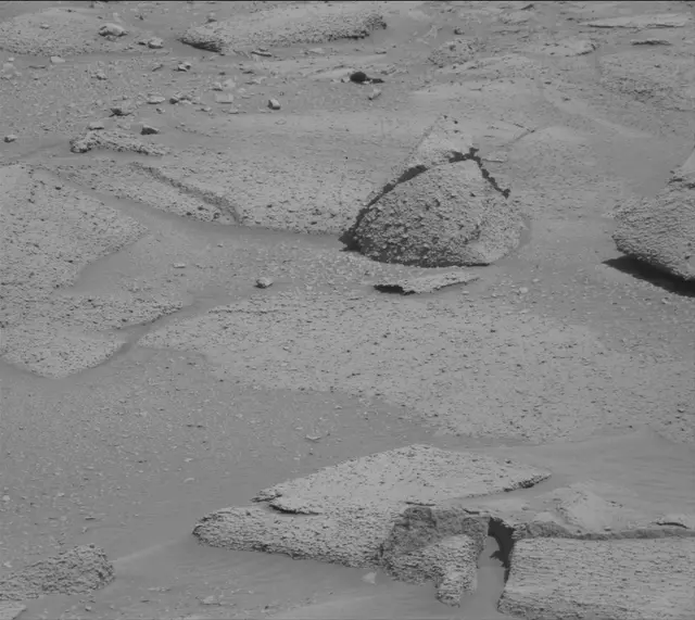 Sol 3861: Mast Camera (Mastcam)