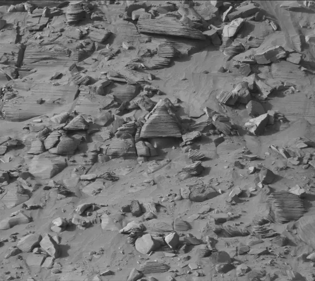 Sol 3861: Mast Camera (Mastcam)