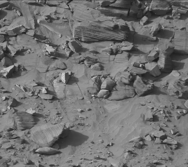 Sol 3861: Mast Camera (Mastcam)