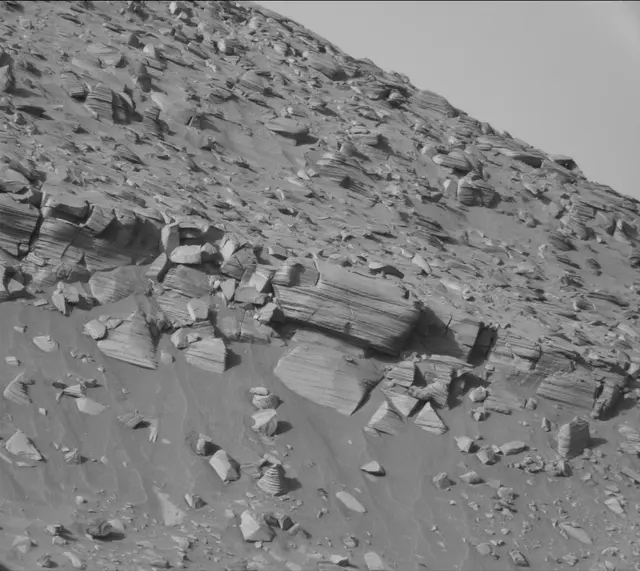 Sol 3861: Mast Camera (Mastcam)