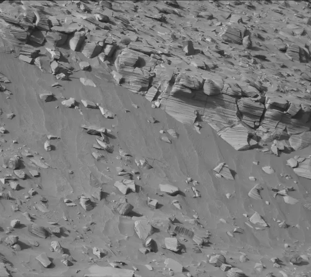 Sol 3861: Mast Camera (Mastcam)
