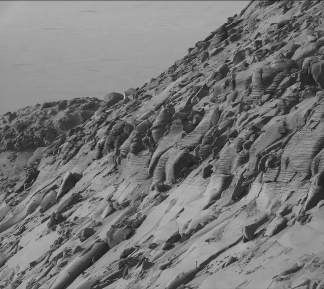 Sol 3861: Mast Camera (Mastcam)
