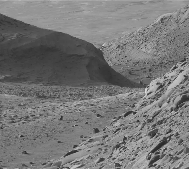 Sol 3861: Mast Camera (Mastcam)