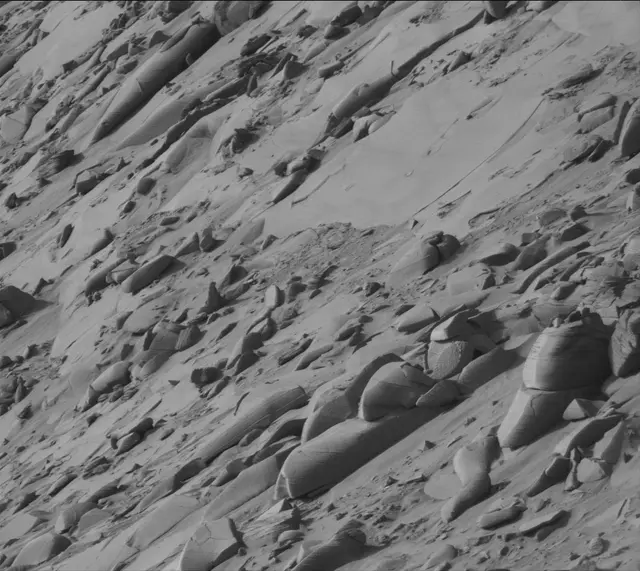 Sol 3861: Mast Camera (Mastcam)