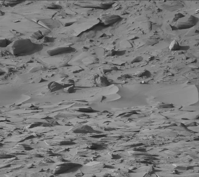 Sol 3861: Mast Camera (Mastcam)
