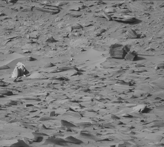 Sol 3861: Mast Camera (Mastcam)
