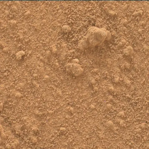 Sol 3862: Mars Hand Lens Imager (MAHLI)