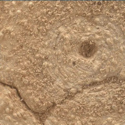 Sol 3862: Mars Hand Lens Imager (MAHLI)