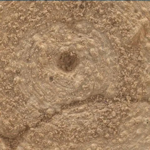 Sol 3862: Mars Hand Lens Imager (MAHLI)