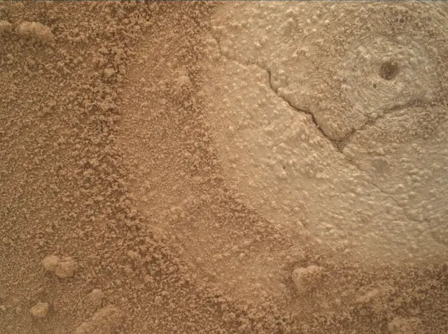 Sol 3862: Mars Hand Lens Imager (MAHLI)