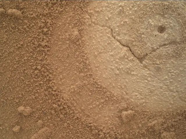 Sol 3862: Mars Hand Lens Imager (MAHLI)