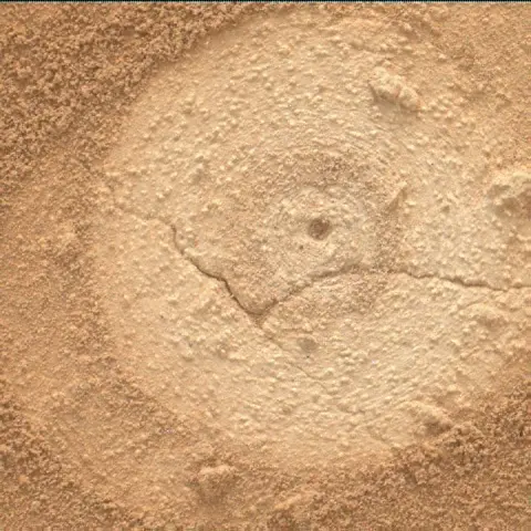 Sol 3862: Mars Hand Lens Imager (MAHLI)