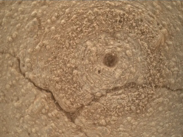 Sol 3862: Mars Hand Lens Imager (MAHLI)