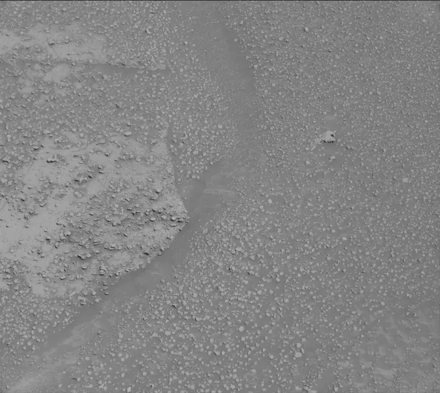 Sol 3864: Mast Camera (Mastcam)