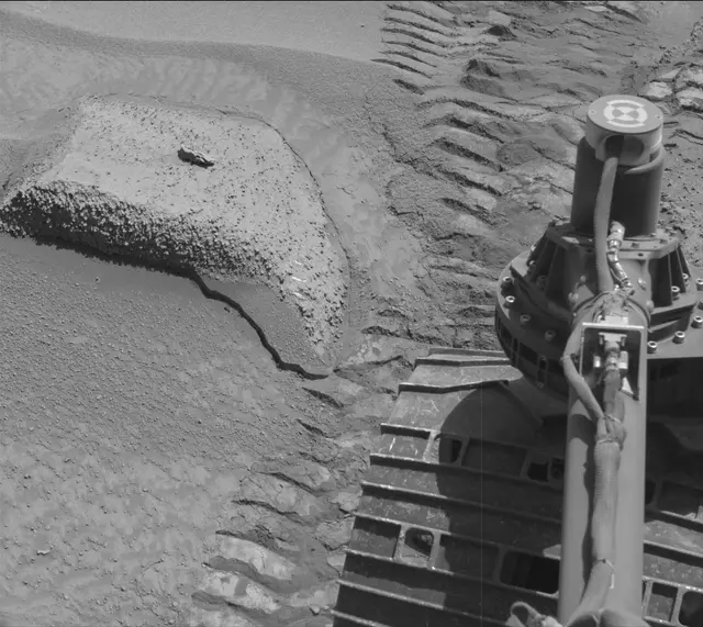 Sol 3865: Mast Camera (Mastcam)