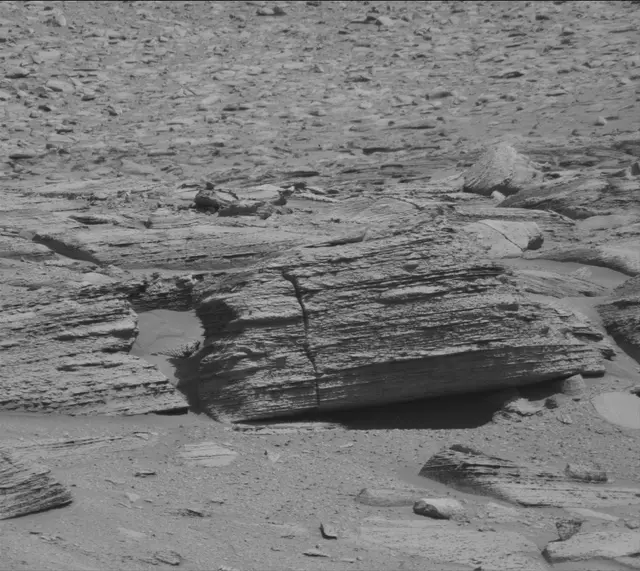 Sol 3865: Mast Camera (Mastcam)