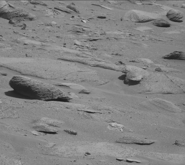Sol 3865: Mast Camera (Mastcam)